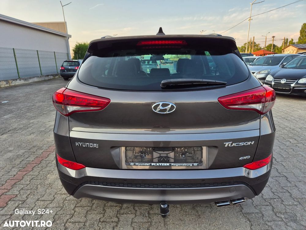 Hyundai Tucson 2.0 CRDI 4WD 6AT Premium+ - 11