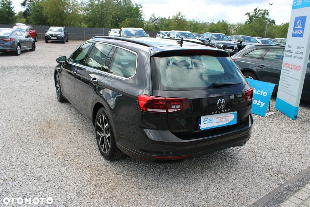 Volkswagen Passat - 8