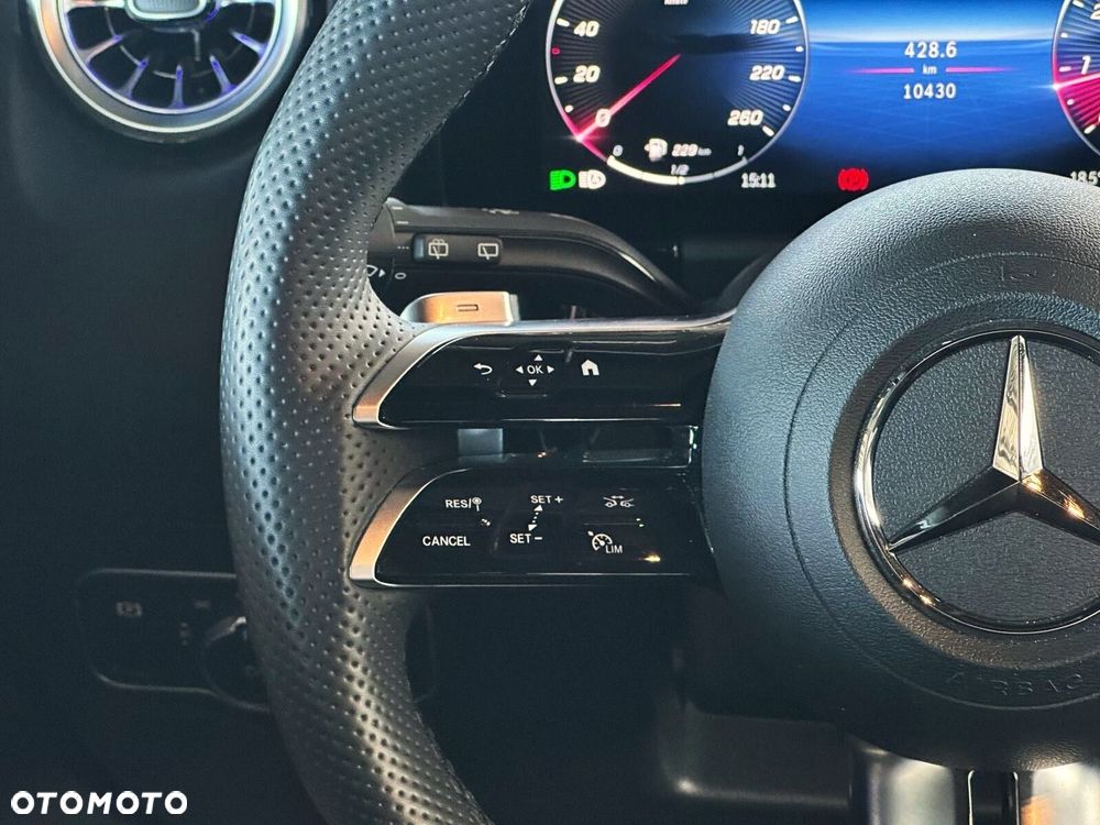 Mercedes-Benz GLA - 10