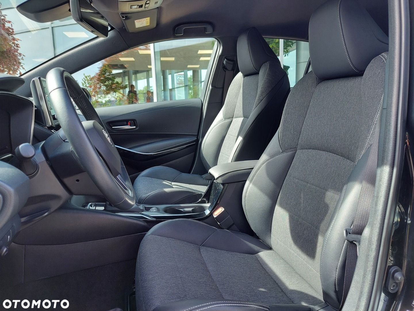 Toyota Corolla 1.8 Hybrid Comfort - 7