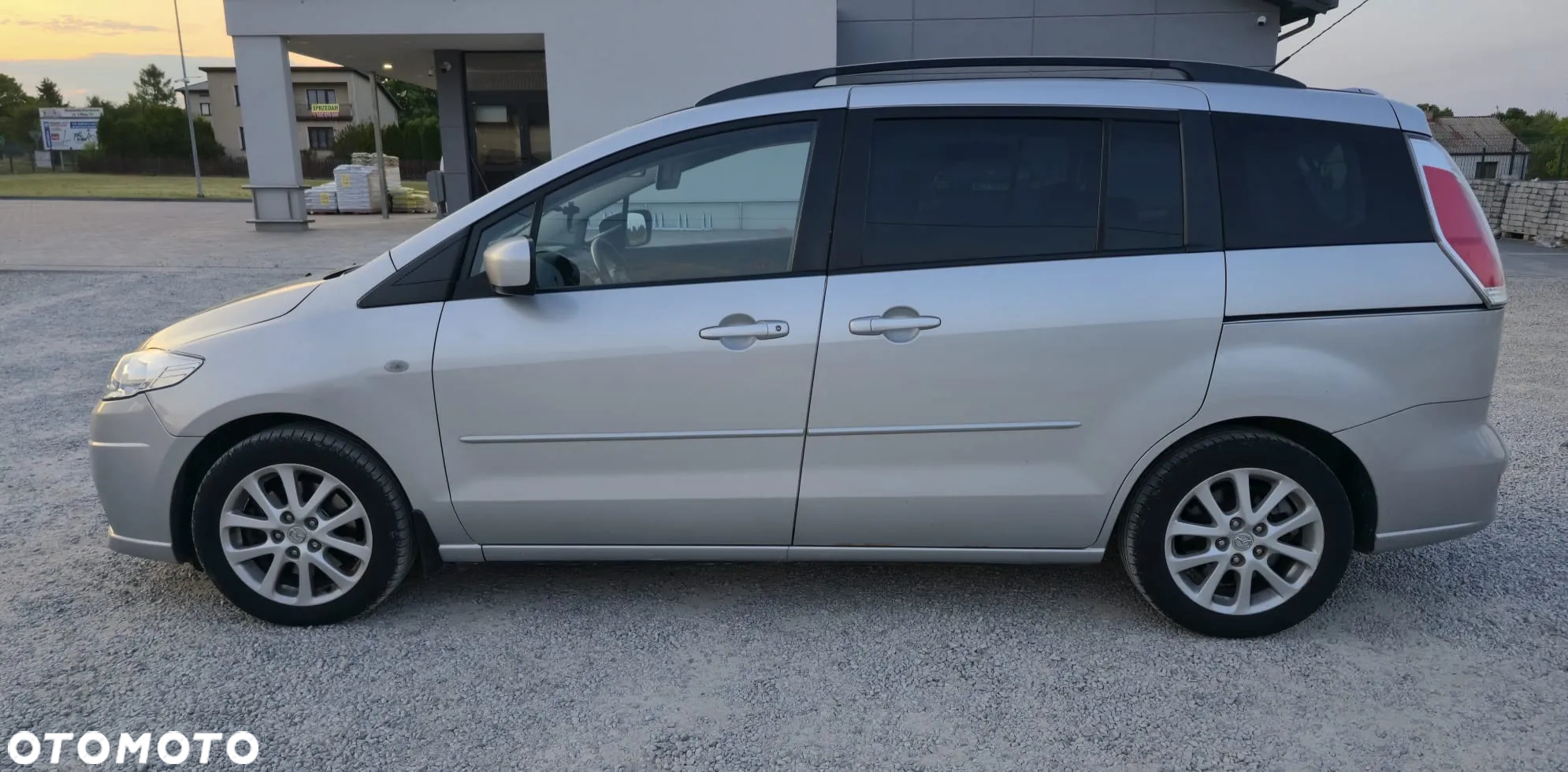 Mazda 5 - 7
