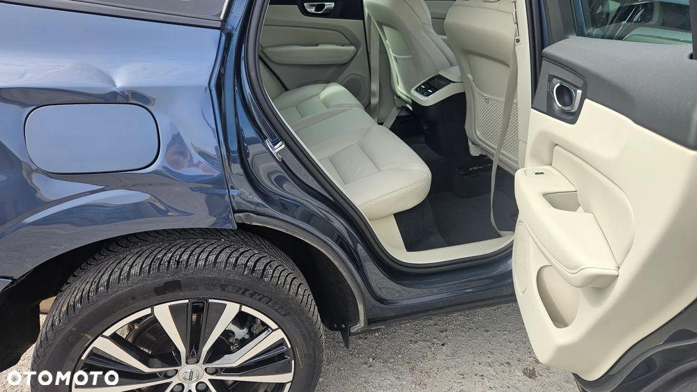Volvo XC 60 B5 B AWD Ultra Dark - 38