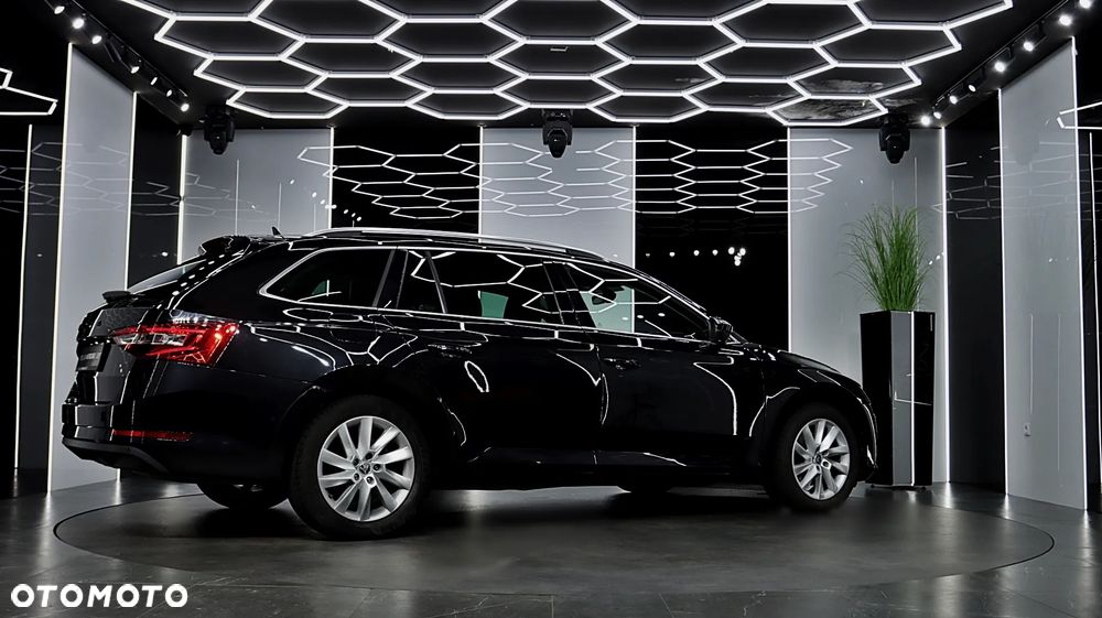 Skoda Superb 2.0 TDI SCR Ambition DSG - 9