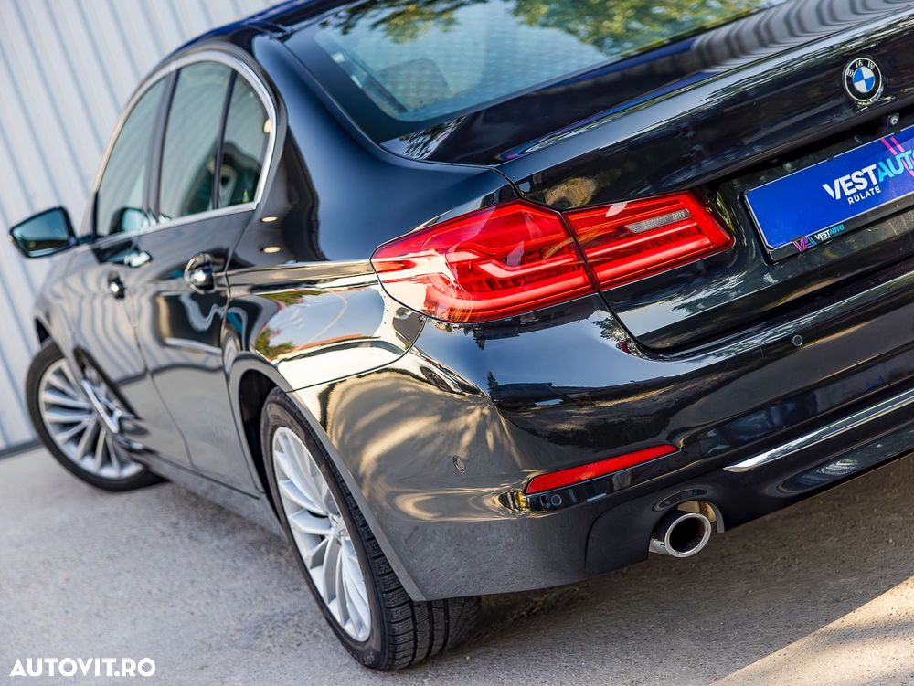 BMW Seria 5 530i Aut. Luxury Line - 15