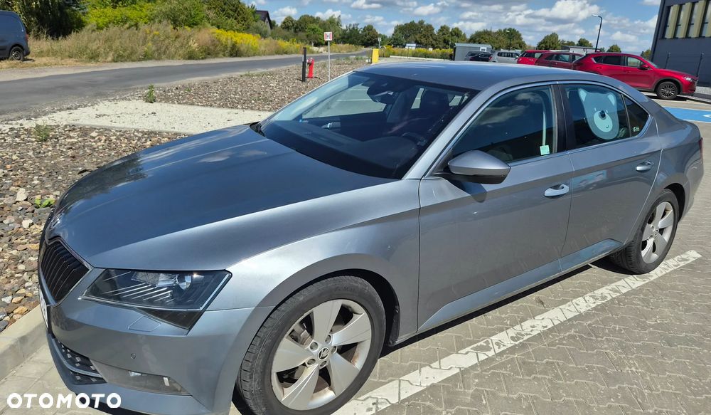 Skoda Superb 2.0 TDI Ambition DSG - 1