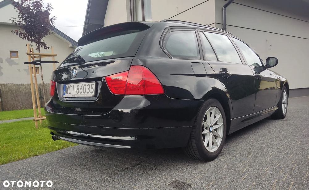 BMW Seria 3 318i - 12