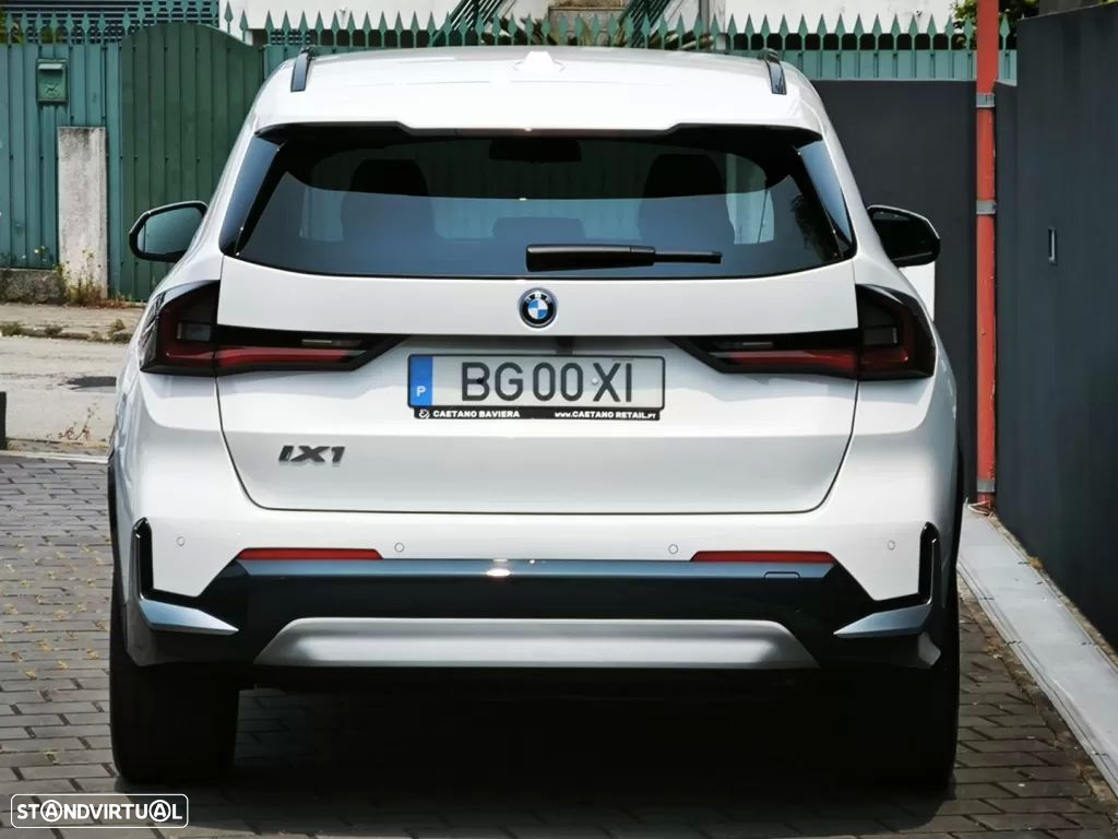 BMW iX1 eDrive20 - 14