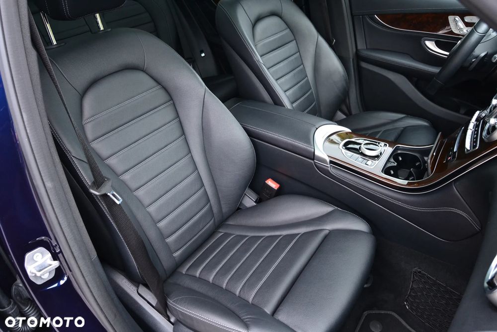 Mercedes-Benz GLC 300 4Matic 9G-TRONIC Exclusive - 30