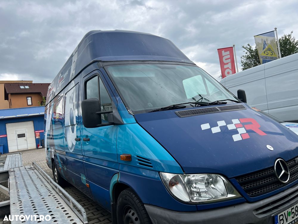Mercedes-Benz Sprinter - 2