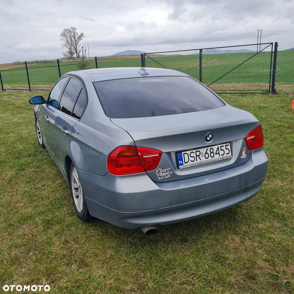 BMW Seria 3 320i - 5