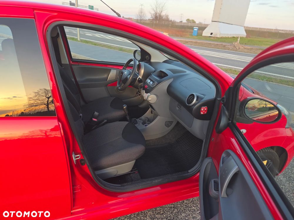 Toyota Aygo CoolRed - 11
