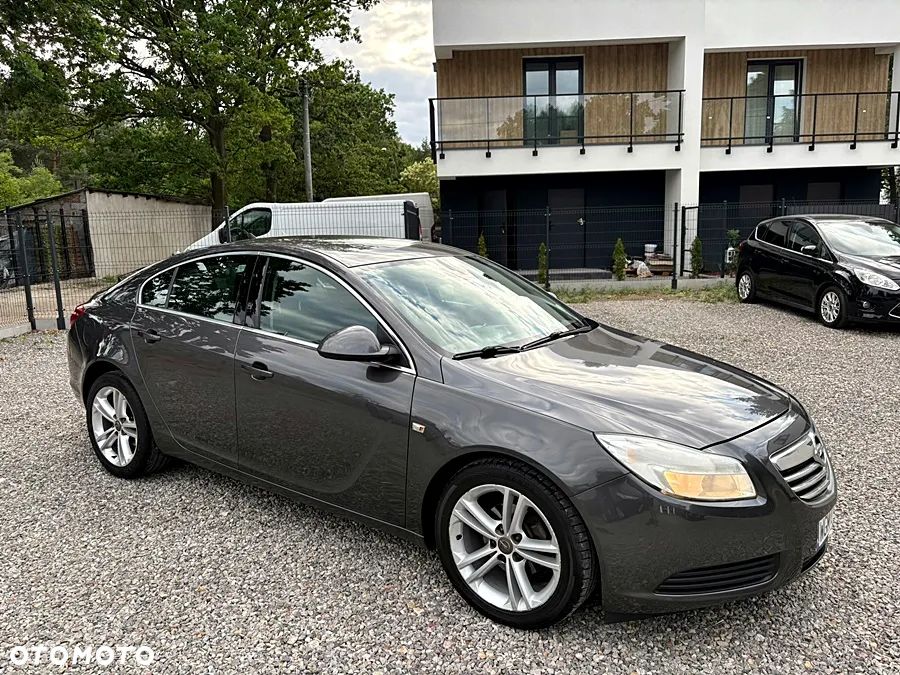 Opel Insignia 1.8 Design Edition