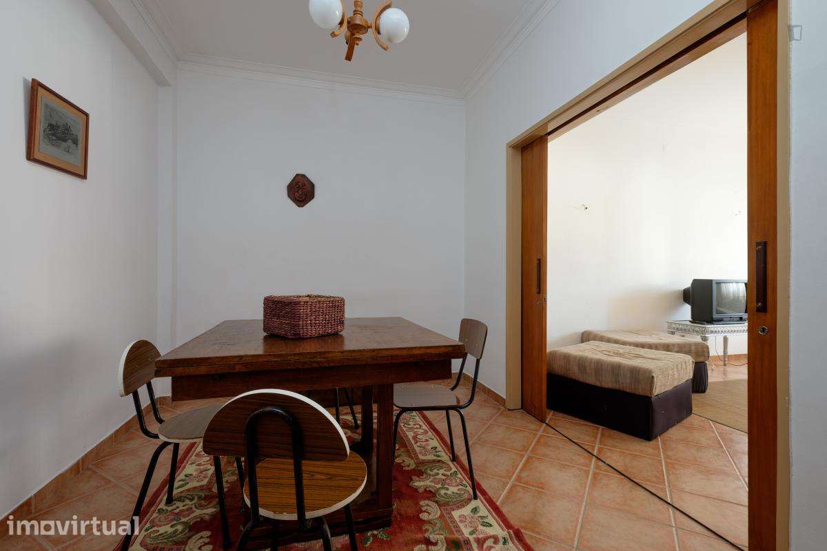 Quarto - localizado em Arregaça Coimbra - Grande imagem: 4/20