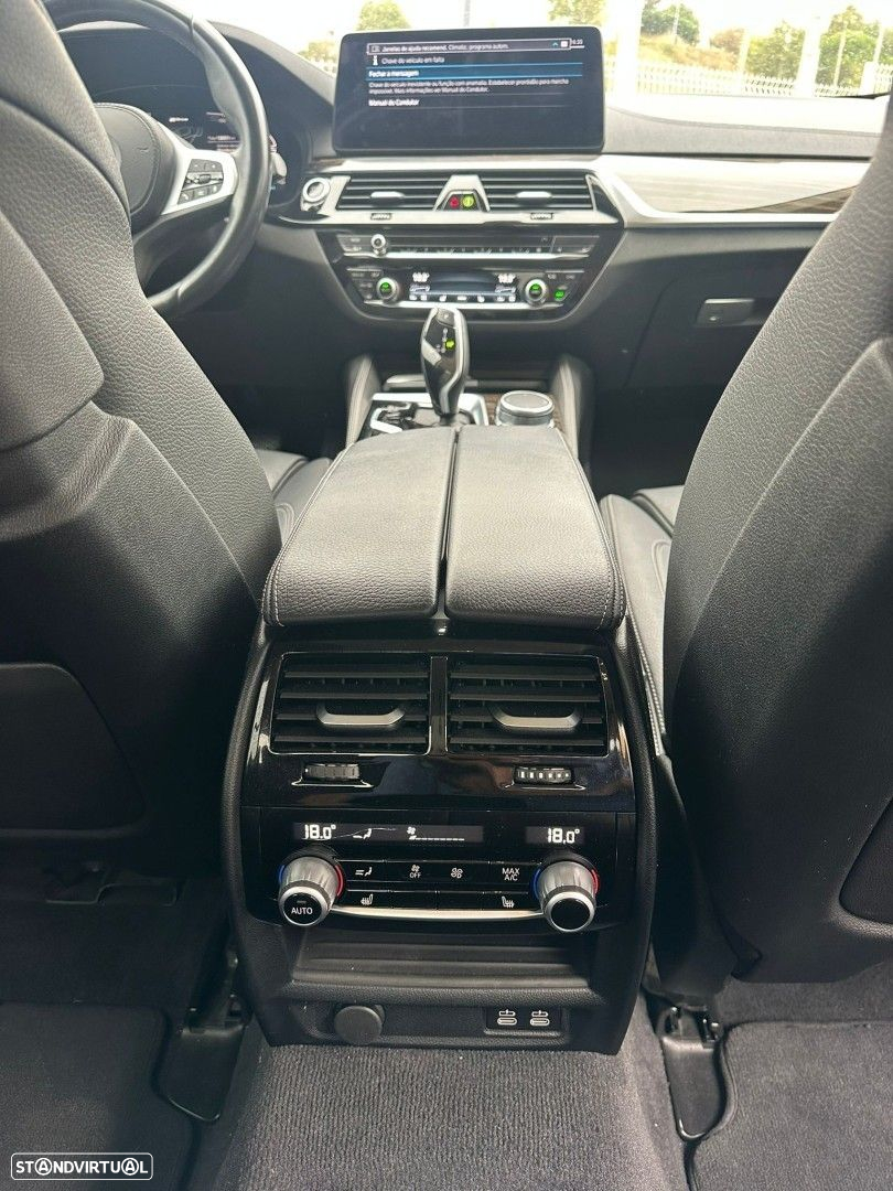 BMW 530 e Line Luxury - 13