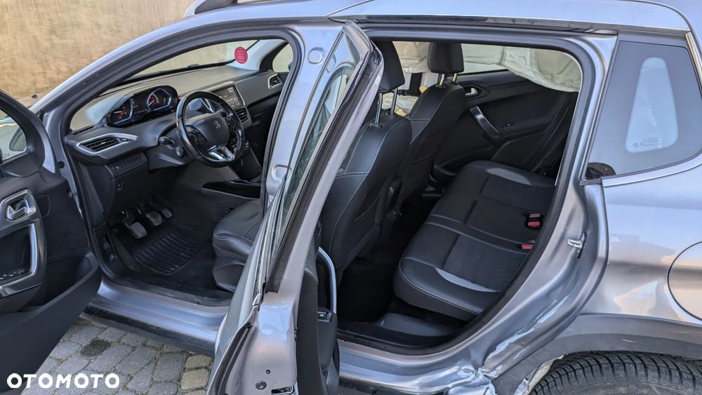Peugeot 2008 1.6 BlueHDi Allure - 37