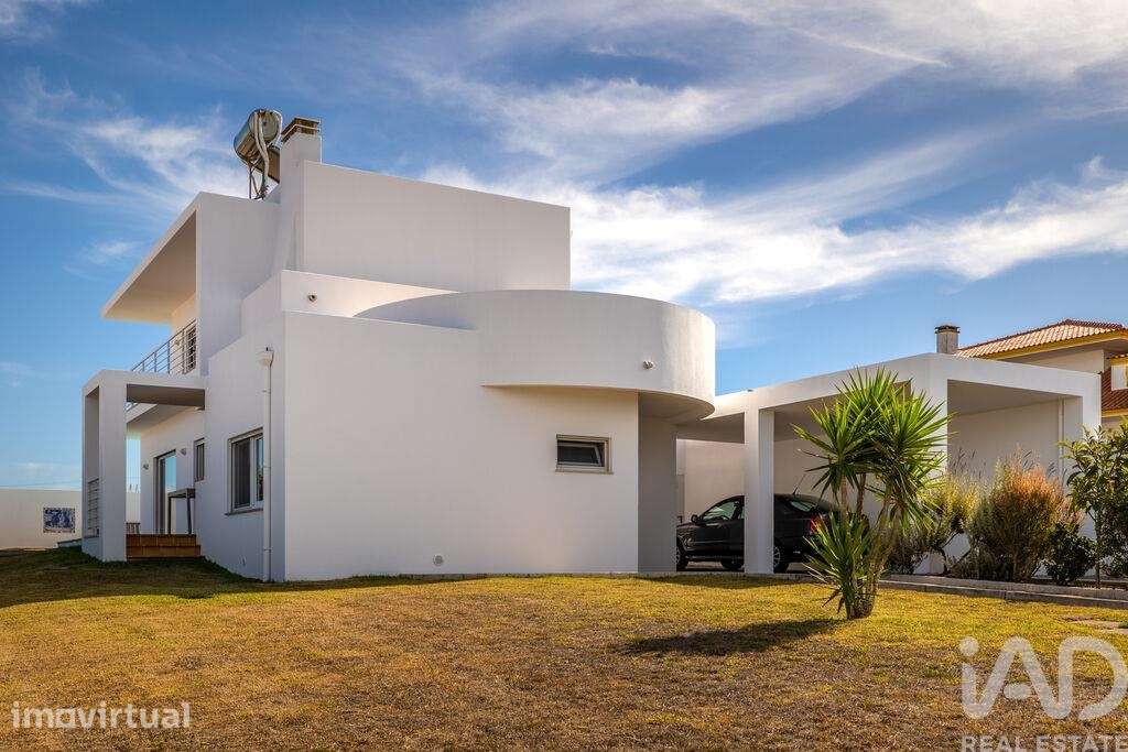 Casa / Villa T3 em Santa Maria, São Pedro e Sobral da Lagoa de 150 m2 - Grande imagem: 2/40