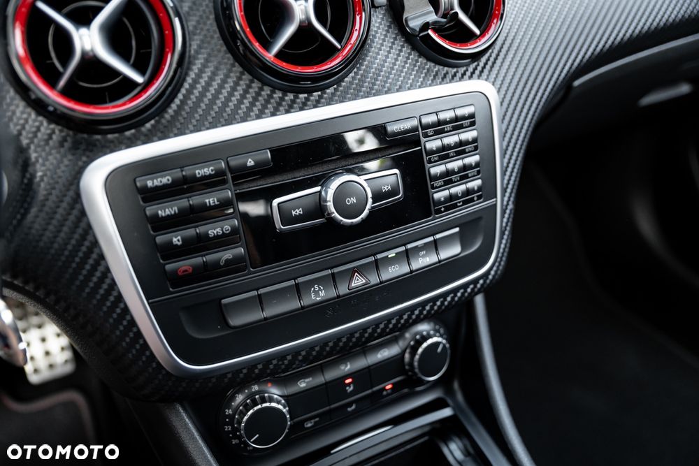 Mercedes-Benz Klasa A 250 4Matic 7G-DCT AMG Line - 35