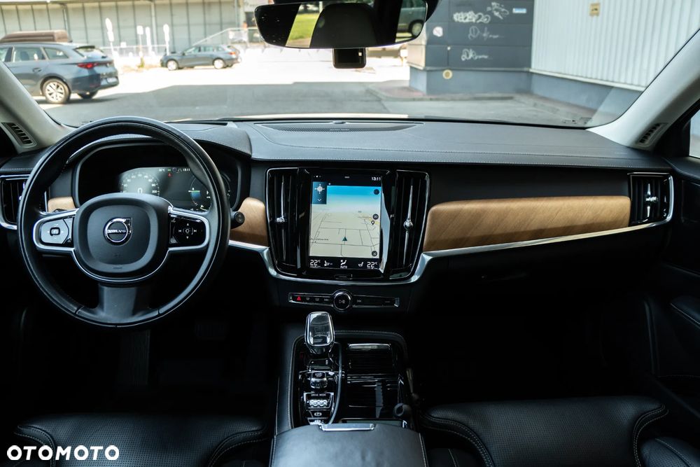 Volvo V90 T8 AWD Plug-In Hybrid Inscription - 4
