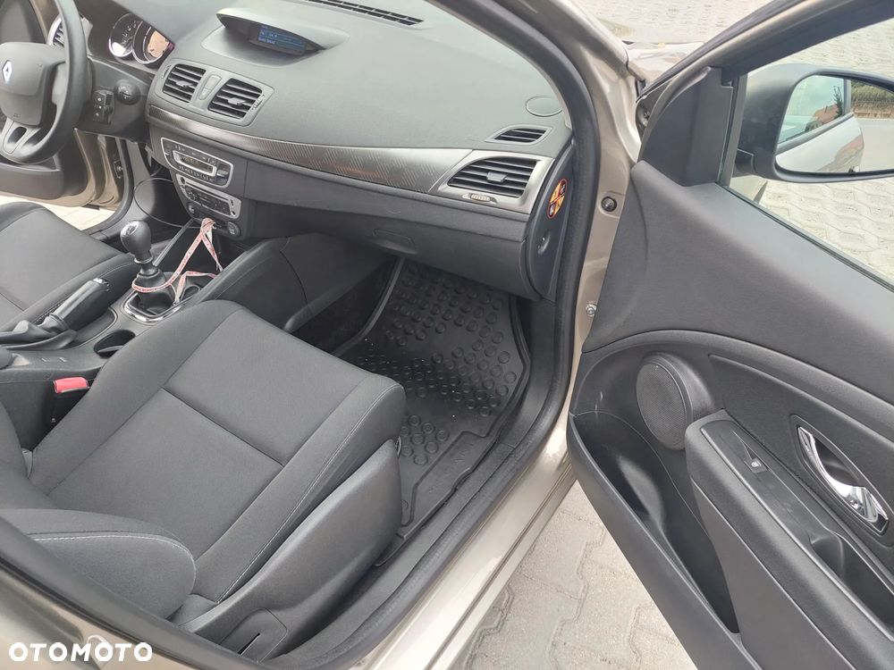 Renault Megane 1.6 16V 110 Paris - 18