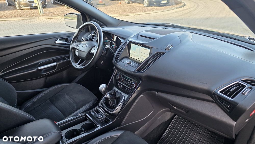 Ford Kuga 1.5 EcoBoost 2x4 ST-Line - 26