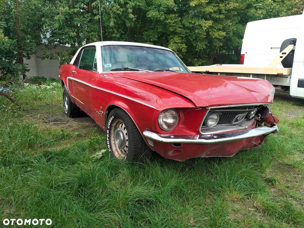 Ford Mustang - 1