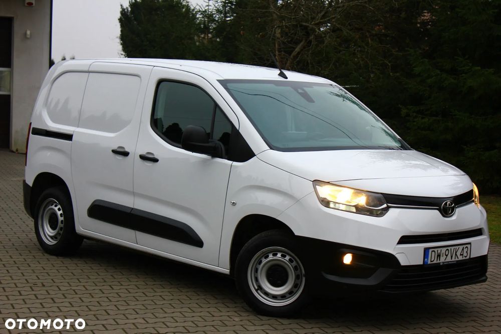 Toyota PROACE CITY BLASZAK 2 OSOBOWY 1.2 D-4T BENZYNA 110KM PEWNE AUTO FV23% - 1