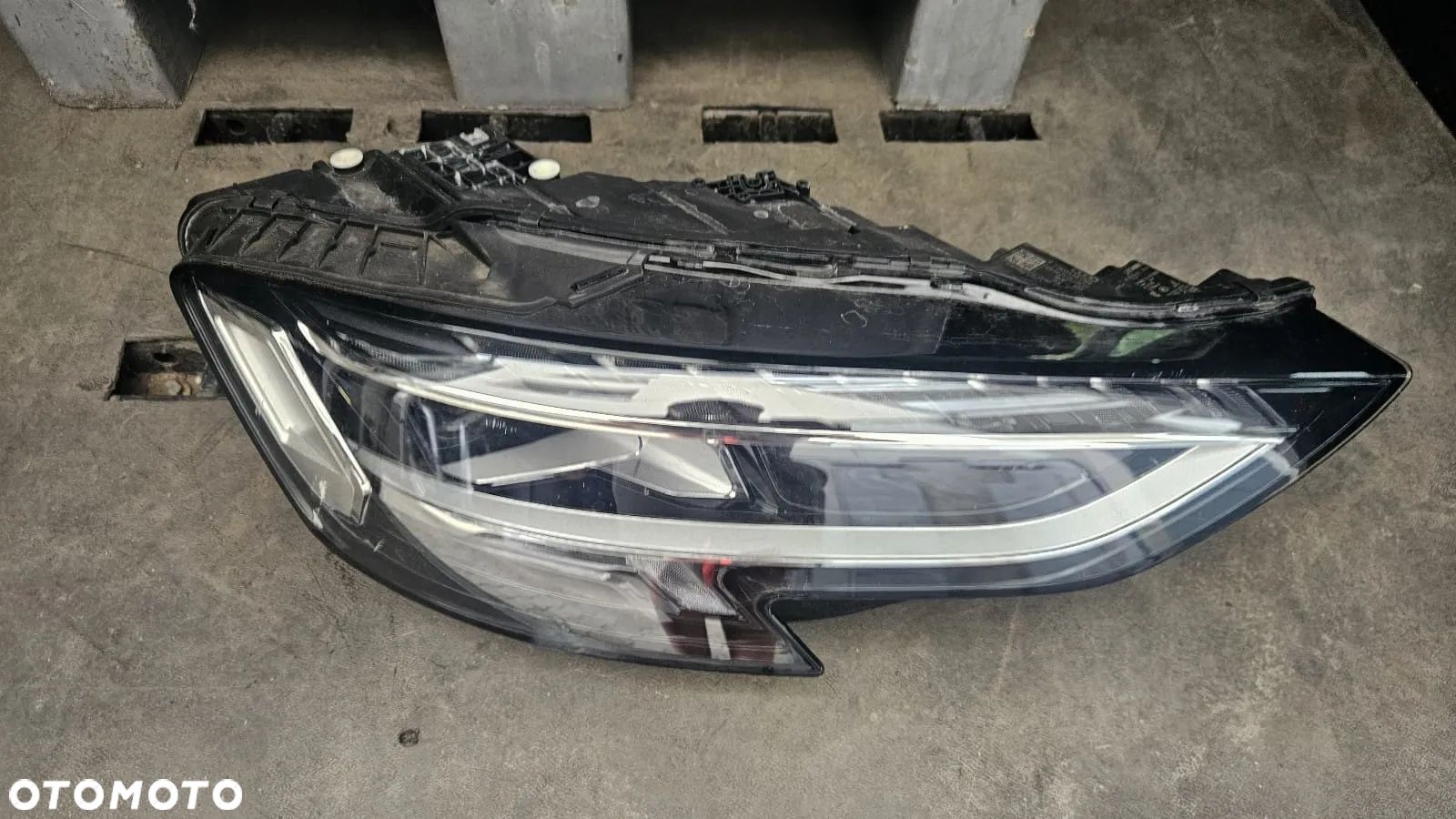 AUDI S8 A8 4N0 D5 LIFT 21- LAMPA LED LEWA PRZÓD EUROPA - 1