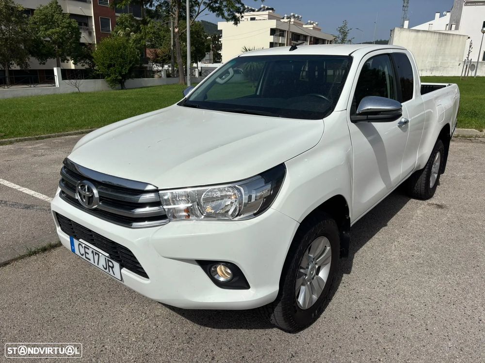 Toyota 2.4 D-4D 4WD 150cv - JLL - AC - CÂMERA - 4 LUGARES !!!! - 2