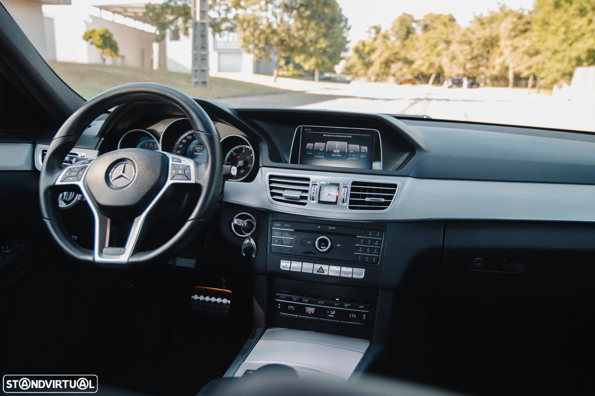 Mercedes-Benz E 200 T BlueTEC 7G-TRONIC Edition - 20