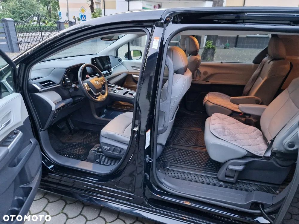 Toyota Sienna - 26