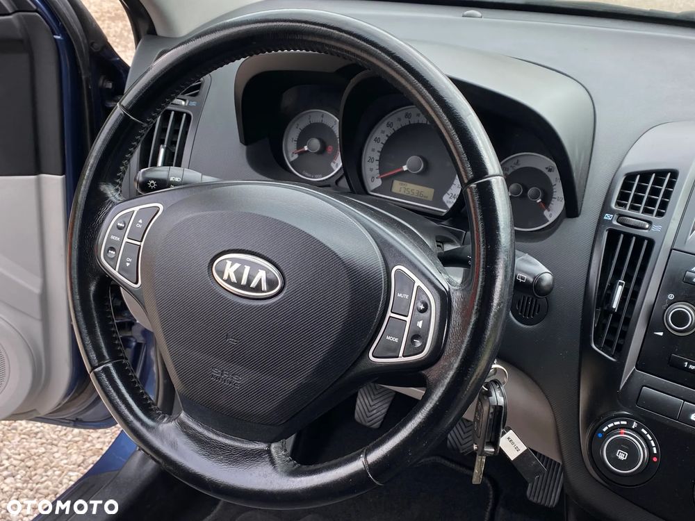 Kia Ceed 1.4 CVVT Attract - 27