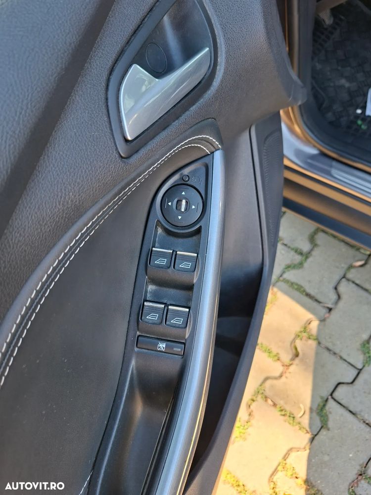 Ford Focus 1.6 TDCI DPF Titanium - 14