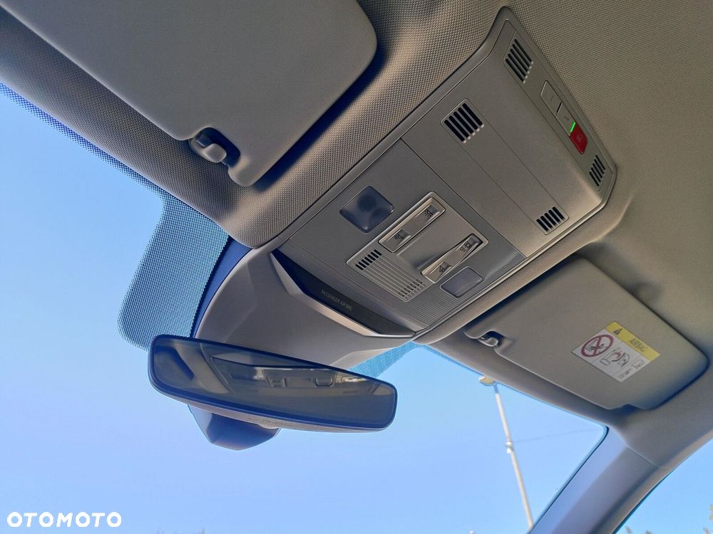 Volkswagen T-Roc - 24