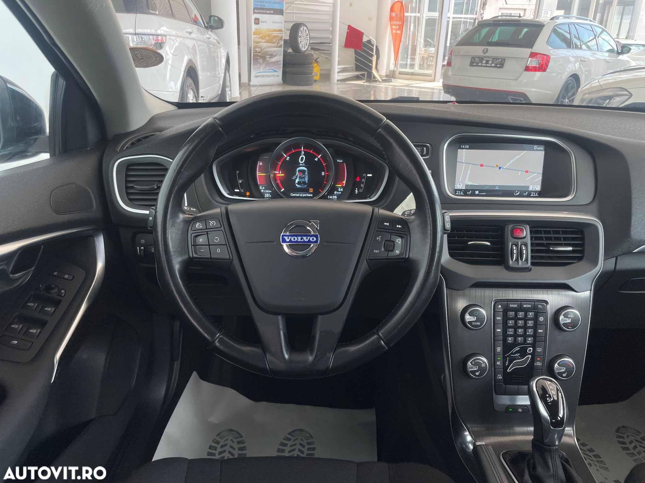 Volvo V40 D2 Aut. Momentum - 9
