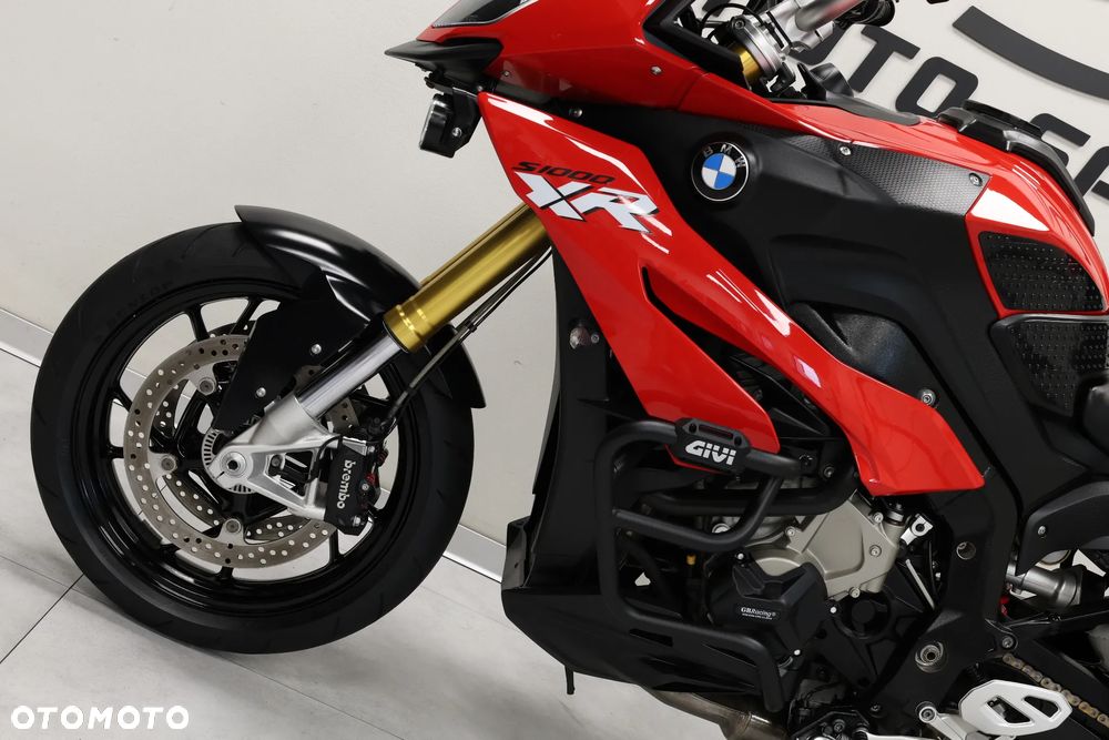 BMW S - 22