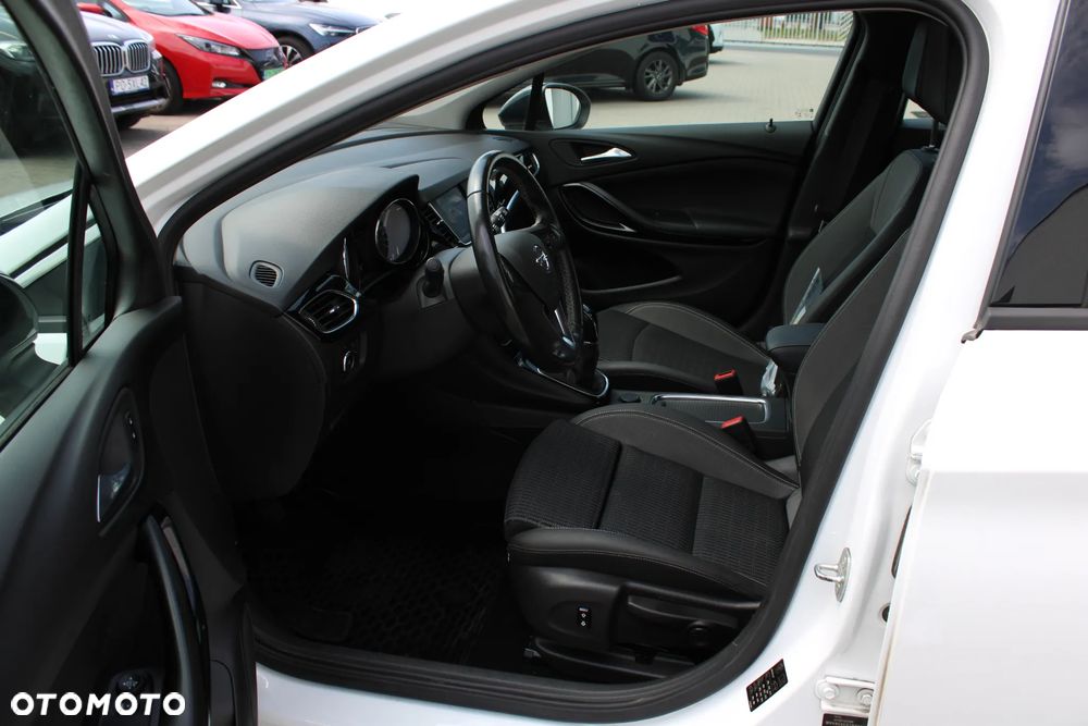 Opel Astra 1.2 T Elegance S&S - 10