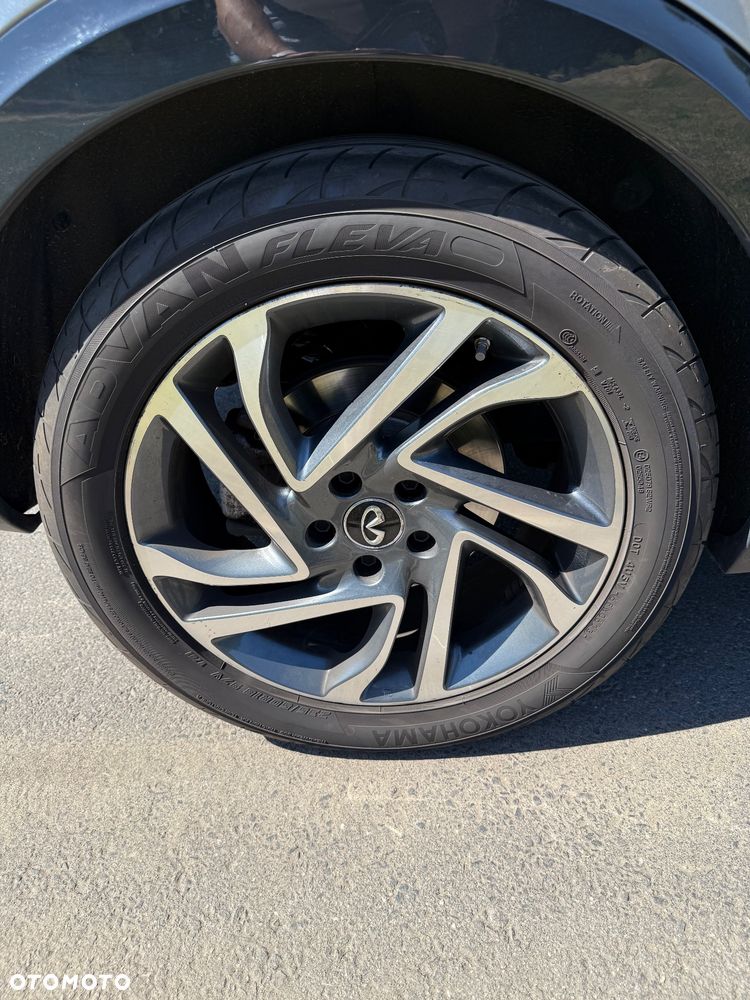 Infiniti Q30 1.6t Premium Tech 7DCT - 32