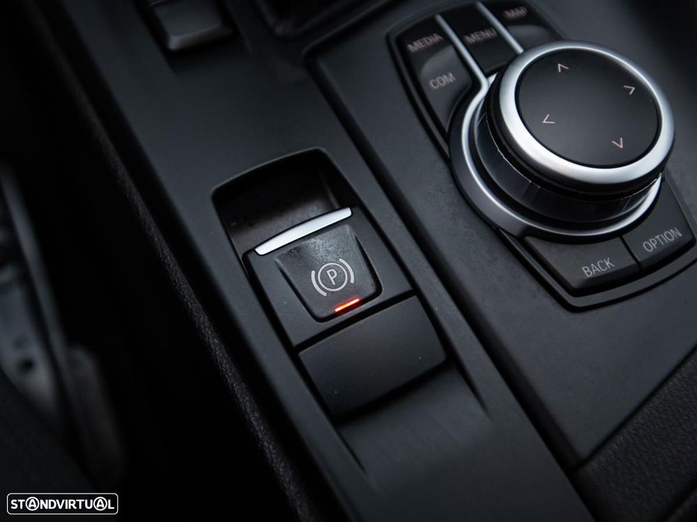 BMW X1 25 e xDrive Corporate Edition - 22