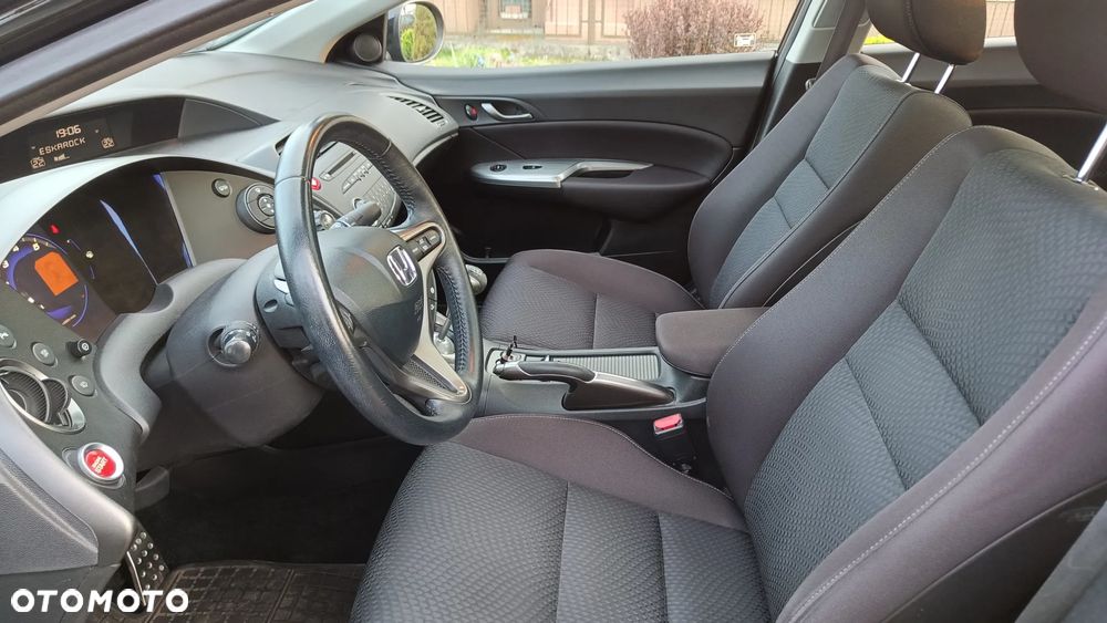 Honda Civic 1.8 Executive - 26