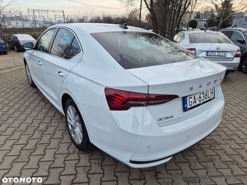 Skoda Octavia 1.5 TSI mHEV Selection DSG - 6