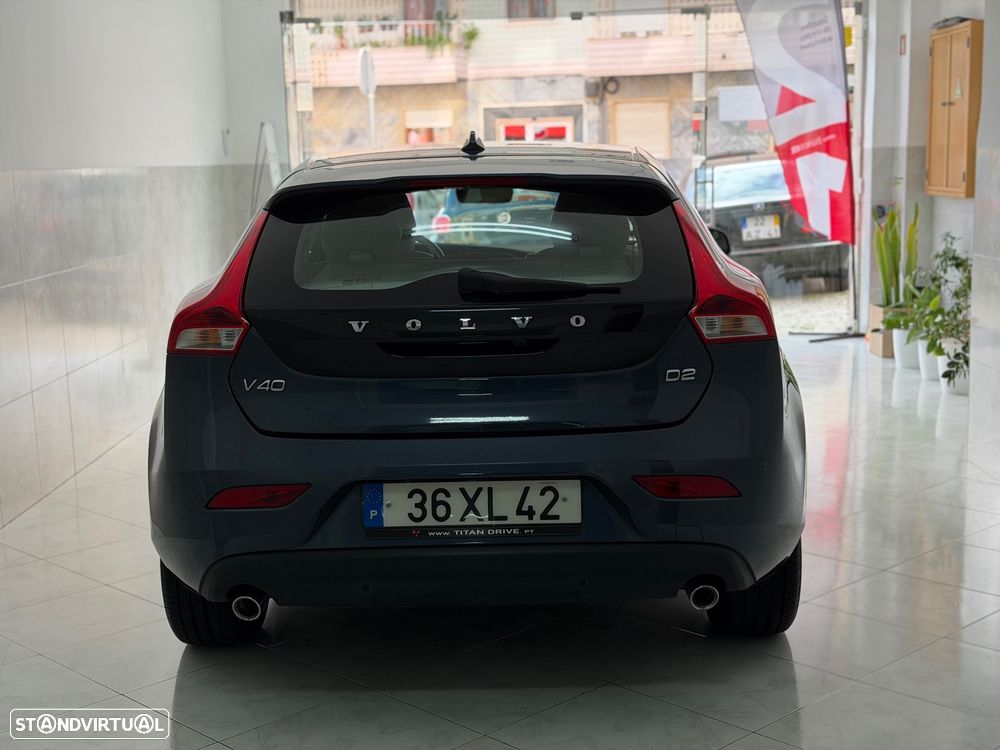 Volvo V40 2.0 D2 Momentum Geartronic - 8