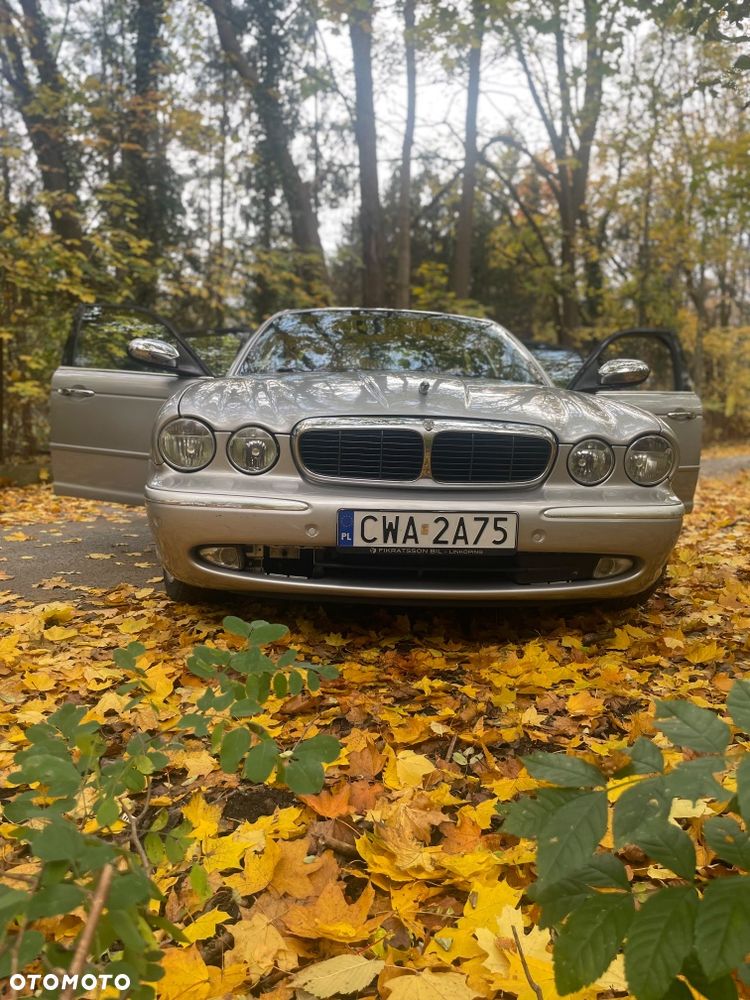 Jaguar XJ