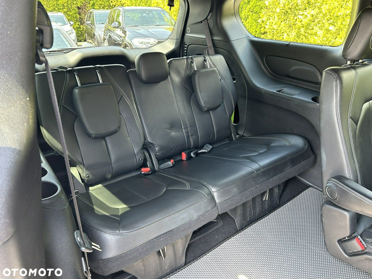 Chrysler Pacifica - 9