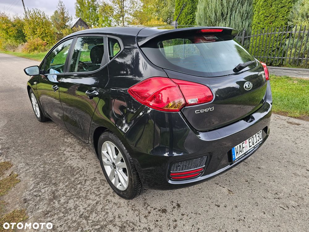 Kia Ceed 1.4 CVVT UEFA EURO 2016 - 35