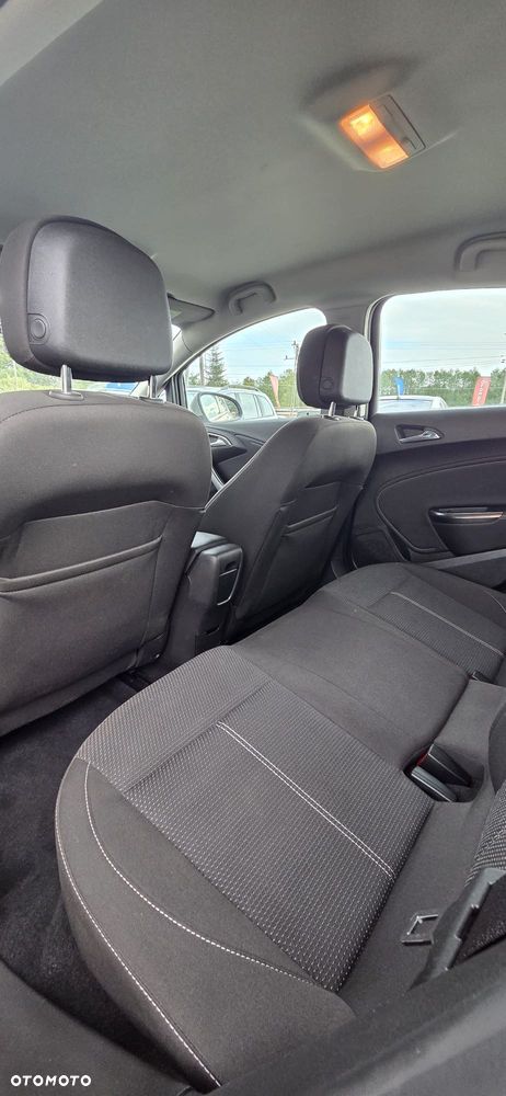 Opel Astra 1.6 T Cosmo - 30