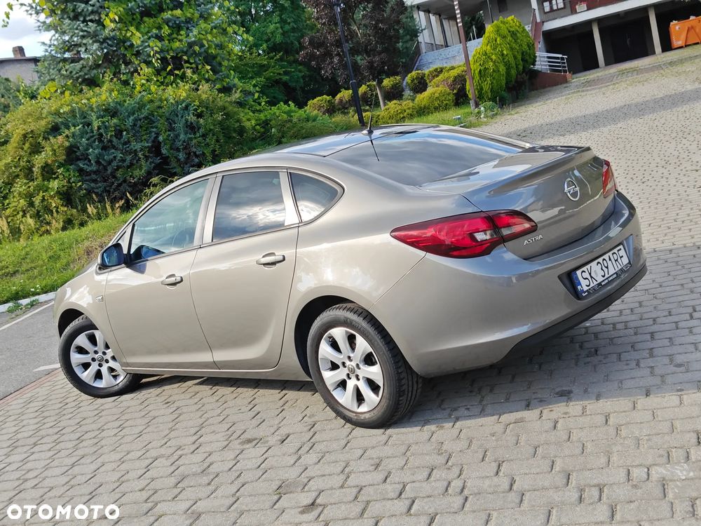 Opel Astra 1.6 Energy EU6 - 2