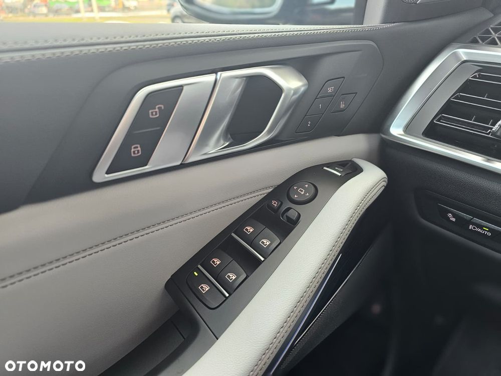 BMW X5 xDrive50e - 28