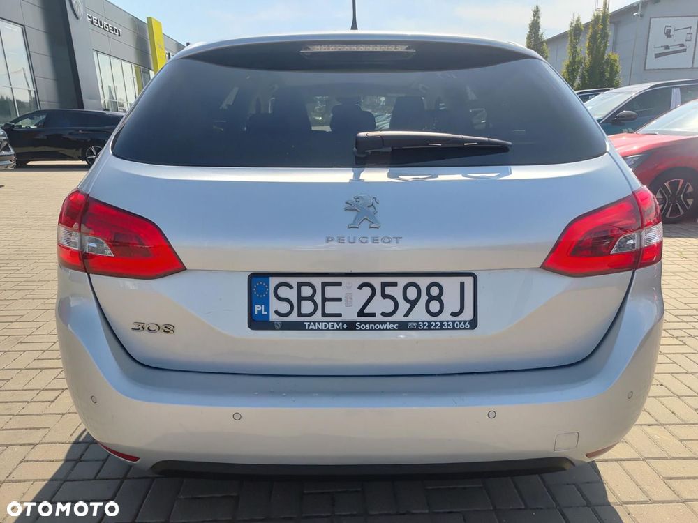Peugeot 308 - 8