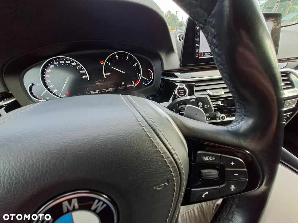 BMW Seria 5 520d Sport Line - 25