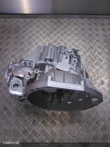 Caixa de velocidades RECONDICIONADA Renault Trafic 2.0 DCI PF6024 - 2